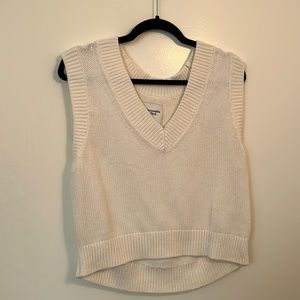 Abercrombie sweater vest